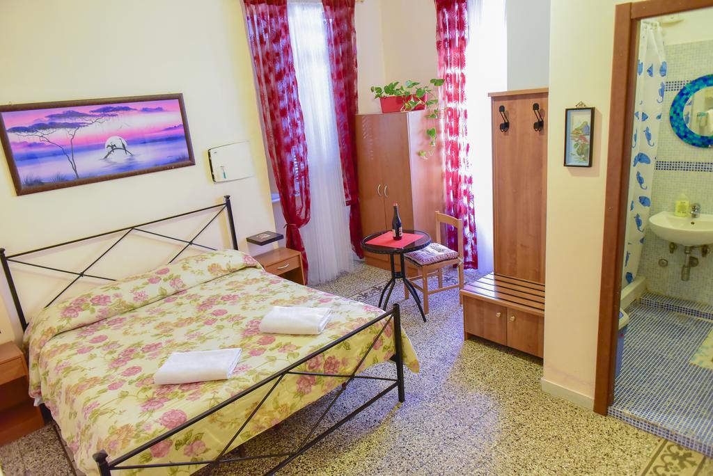 Casa Vacanza Frendy - Free Airport Transportation On Arrival If You Book An Of Minimum 3 Nights And 6 People Gasthuis *