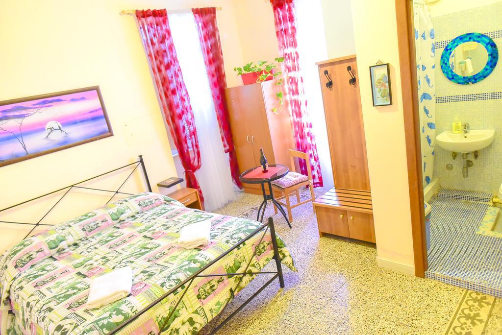 Casa Vacanza Frendy - Free Airport Transportation On Arrival If You Book An Of Minimum 3 Nights And 6 People Gasthuis Rome